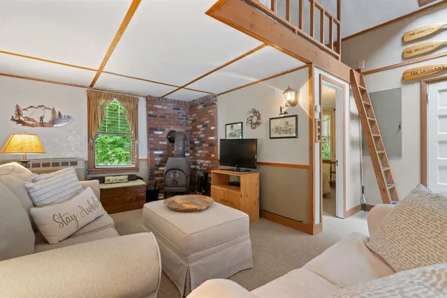 $270,000 | 235 Lancaster Road, Unit 5, Whitefield, NH 03598