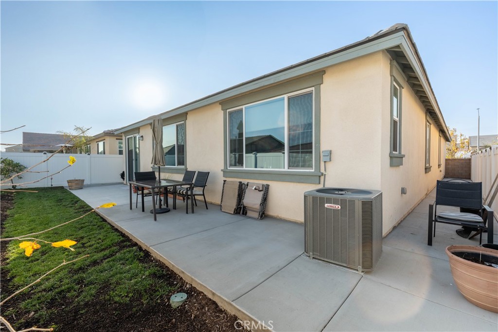 565 Hudson Way Rialto, CA 92377 - Photo 28 of 39 Gallery Image 28