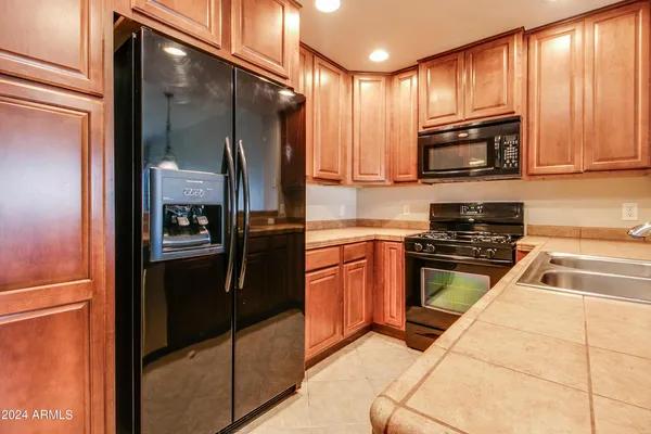 $1,550 | 5450 East Deer Valley Drive, Unit 4004, Phoenix, AZ 85054