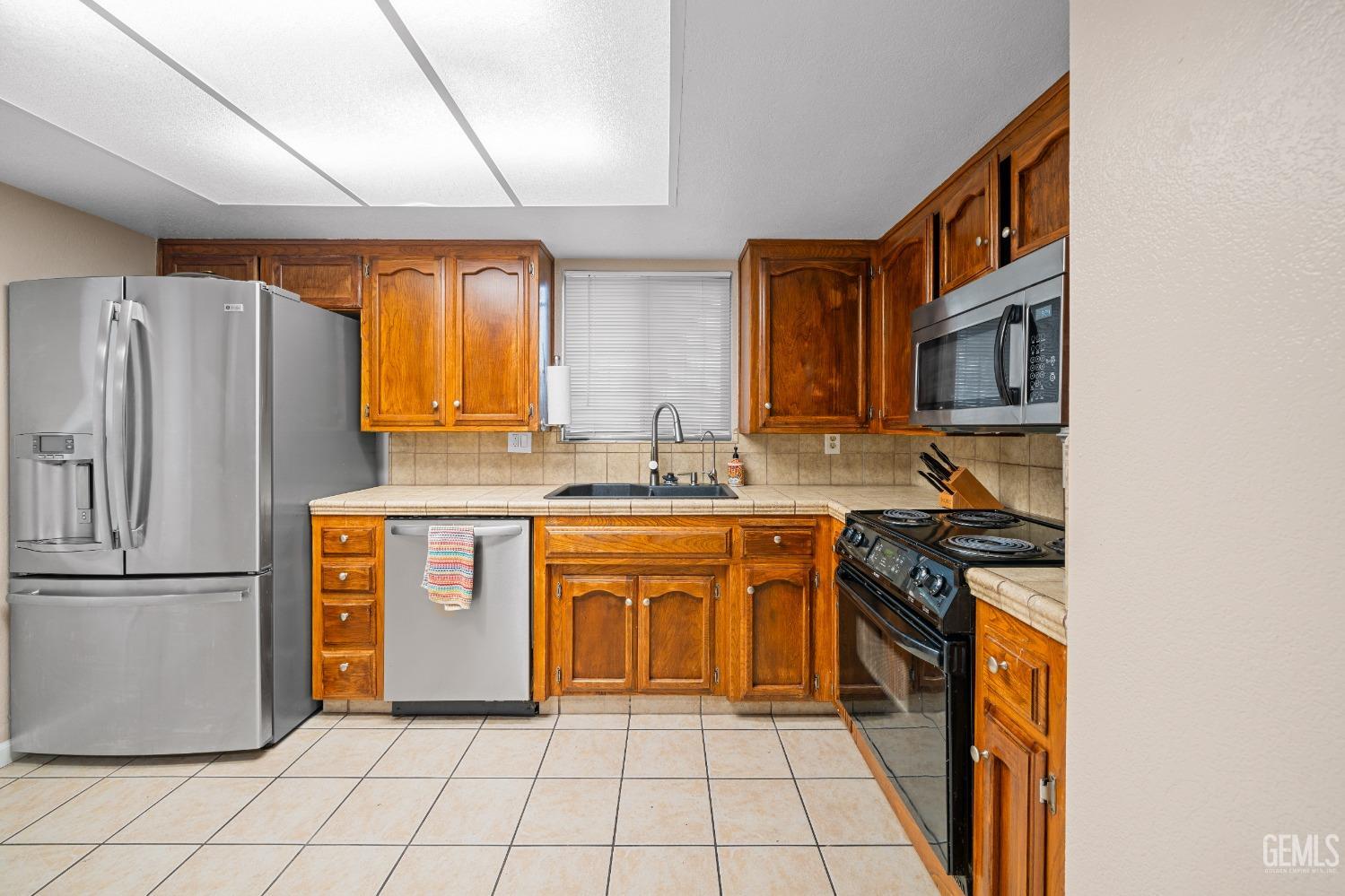 Undisclosed Address Bakersfield, CA 93308 - Photo 2 of 16