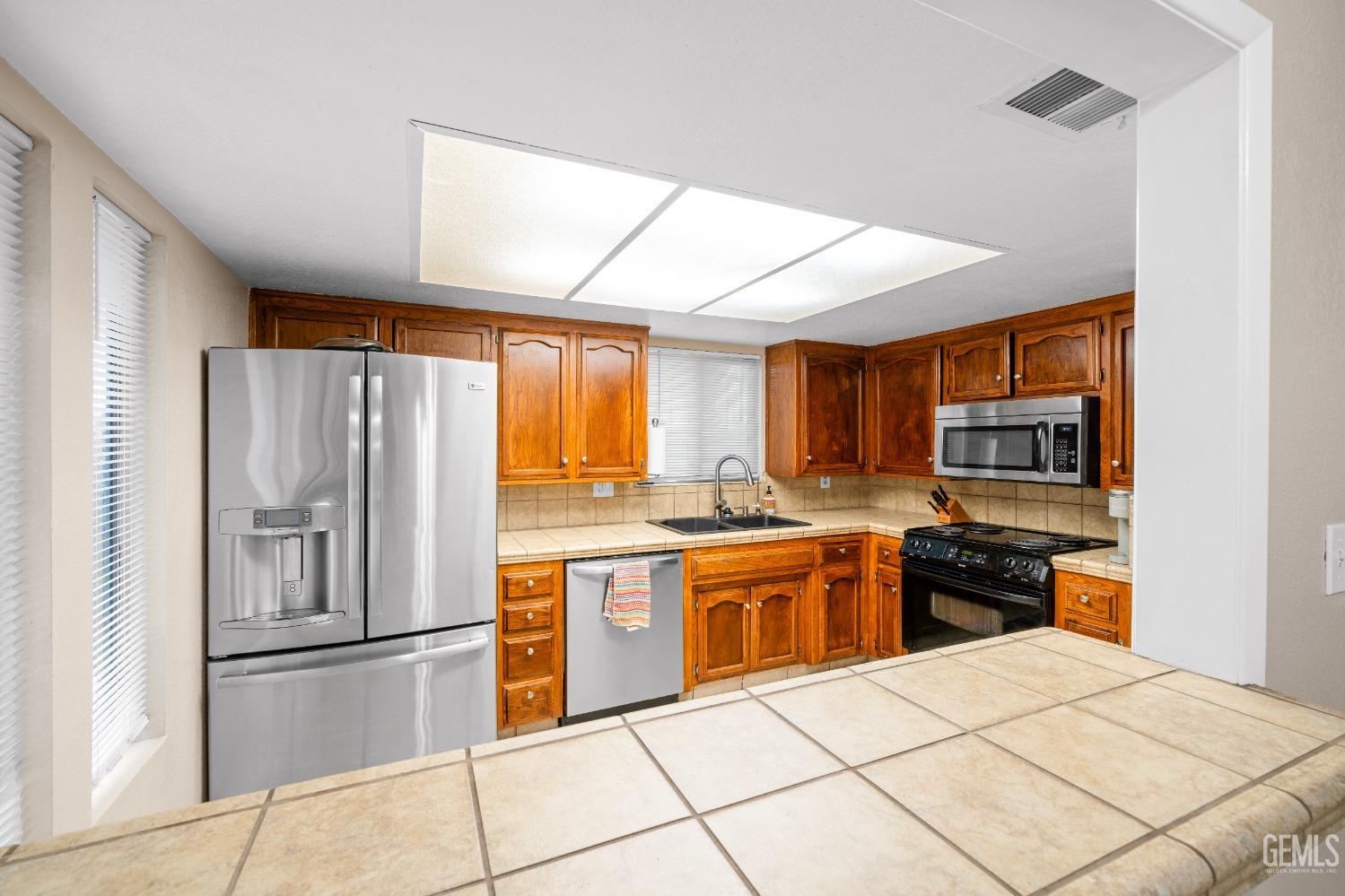 Undisclosed Address Bakersfield, CA 93308 - Photo 4 of 16