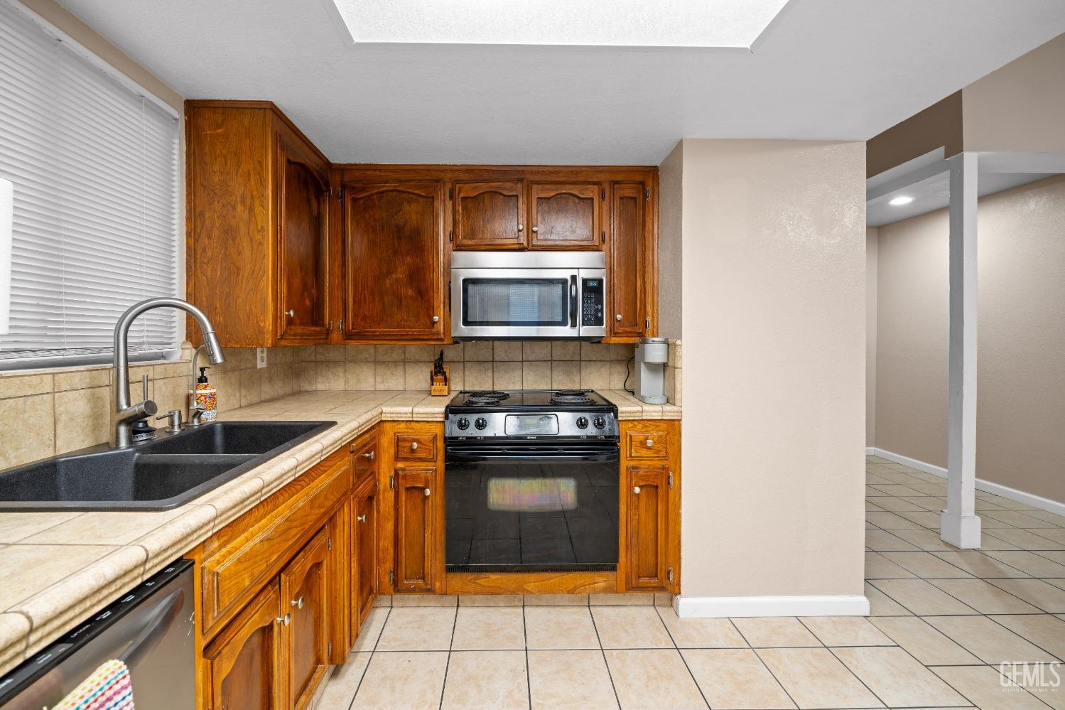 Undisclosed Address Bakersfield, CA 93308 - Photo 5 of 16