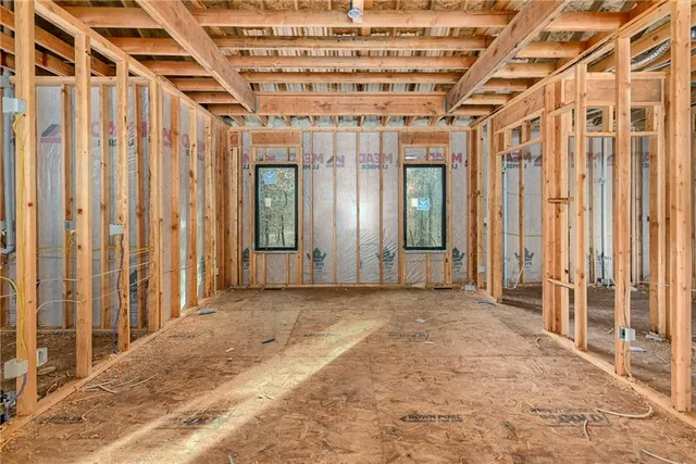 $489,000 | 305 Southeast 17 Street, Oak Grove, MO 64075