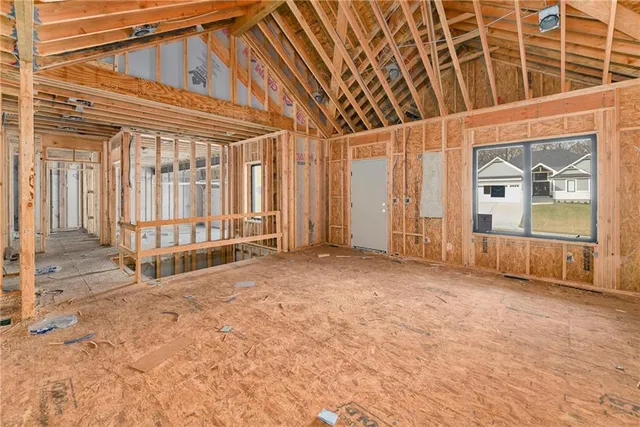 $489,000 | 305 Southeast 17 Street, Oak Grove, MO 64075