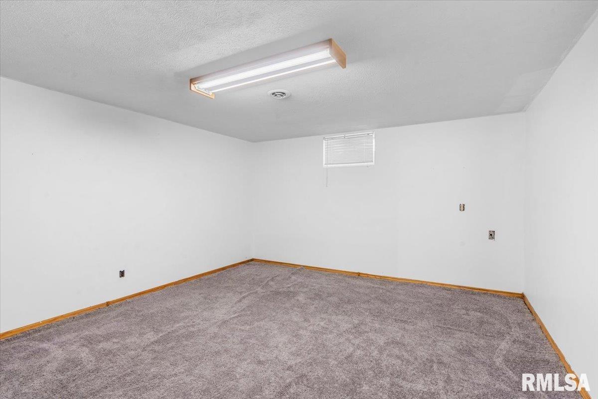 1757 Fairmont Drive Springfield, IL 62702 - Photo 16 of 24