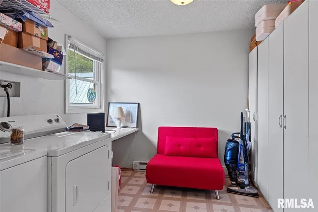 $279,900 | 5008 Rock Road, Pleasant Plains, IL 62677