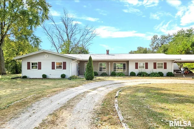$279,900 | 5008 Rock Road, Pleasant Plains, IL 62677