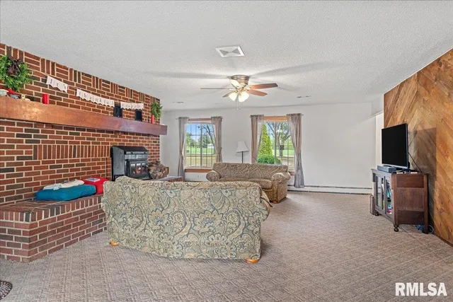 $279,900 | 5008 Rock Road, Pleasant Plains, IL 62677