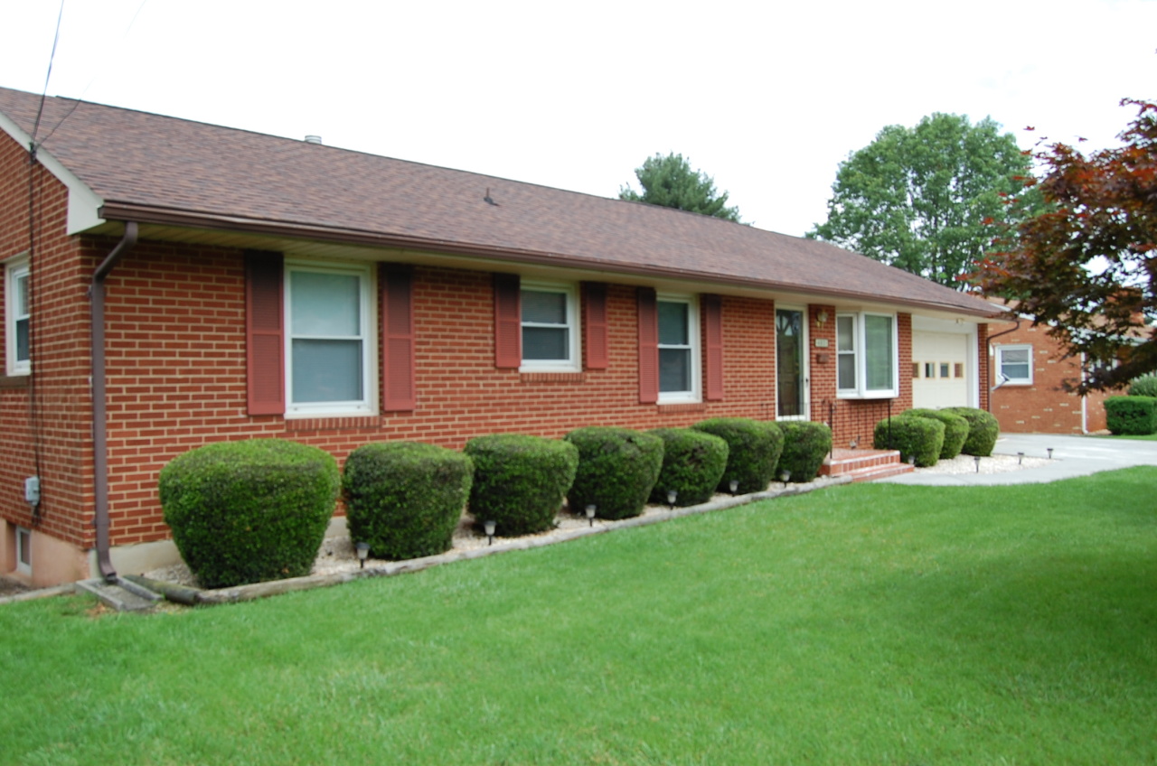 4801 Florist Road Roanoke, VA 24012 - Photo 1 of 14 4801 Florist Rd