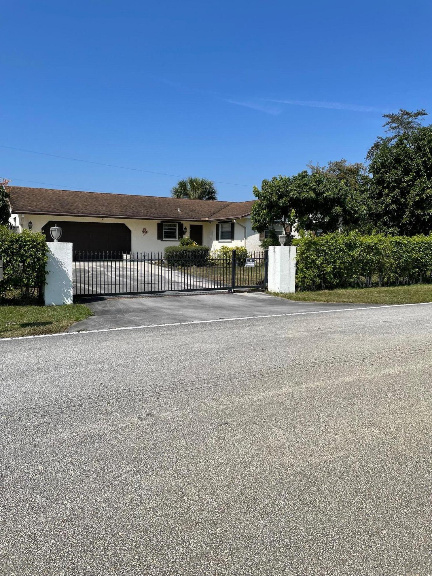 260 Akron Road Lake Worth, FL 33467 - Photo 1 of 7 Front View