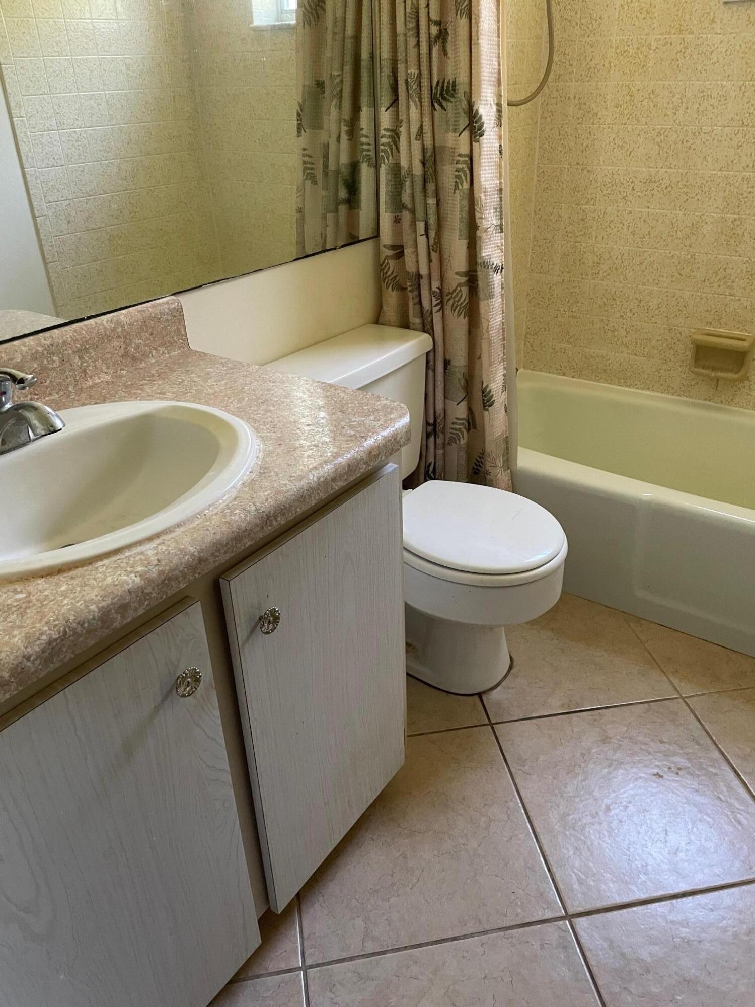 260 Akron Road Lake Worth, FL 33467 - Photo 7 of 7 Guest Bath