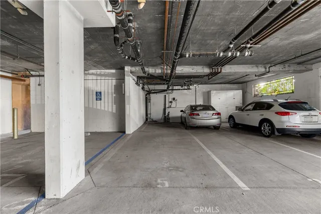 $4,095 | 11504 Moorpark Street, Unit 103, Studio City, CA 91602