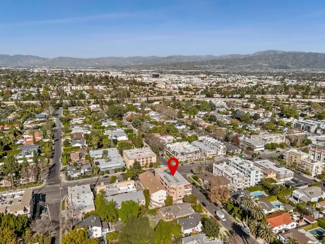 $4,095 | 11504 Moorpark Street, Unit 103, Studio City, CA 91602