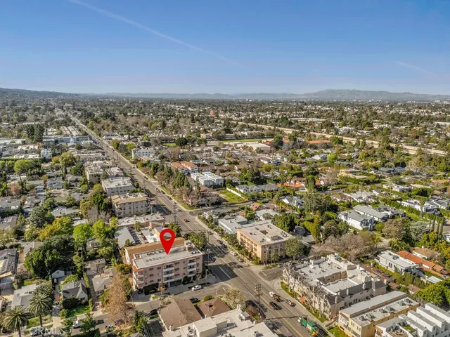$4,095 | 11504 Moorpark Street, Unit 103, Studio City, CA 91602