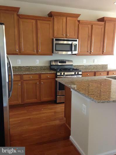 25623 Pleasant Valley Road Chantilly, VA 20152 - Photo 2 of 5 Kitchen