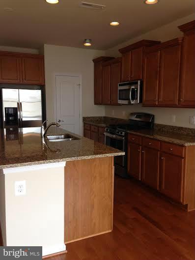 25623 Pleasant Valley Road Chantilly, VA 20152 - Photo 3 of 5 Kitchen