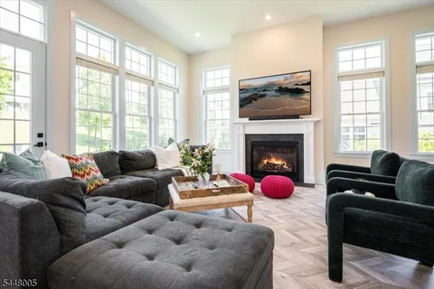 $1,260,000 | 20 Juniper Court, Cedar Grove, NJ 07009