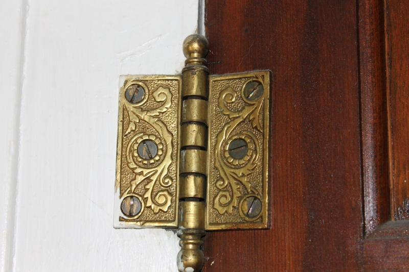 1929 Lithia Road Buchanan, VA 24066 - Photo 22 of 31 Ornate hinge