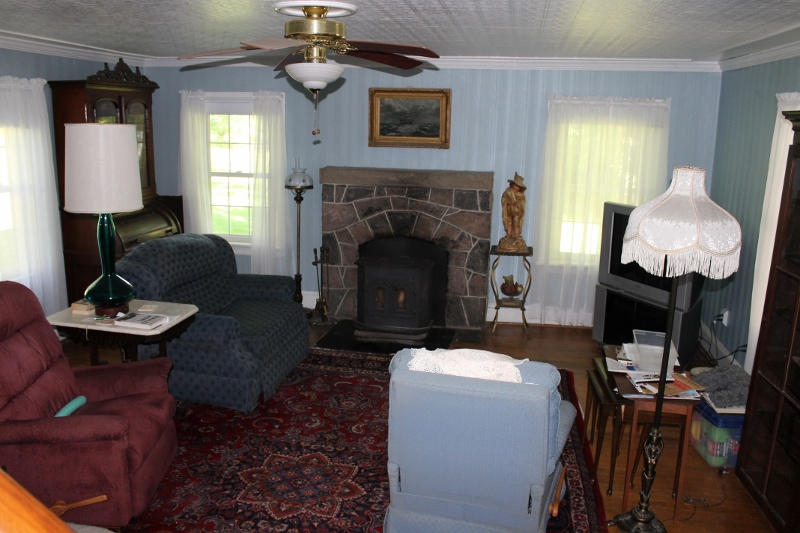 1929 Lithia Road Buchanan, VA 24066 - Photo 9 of 31 LivRM