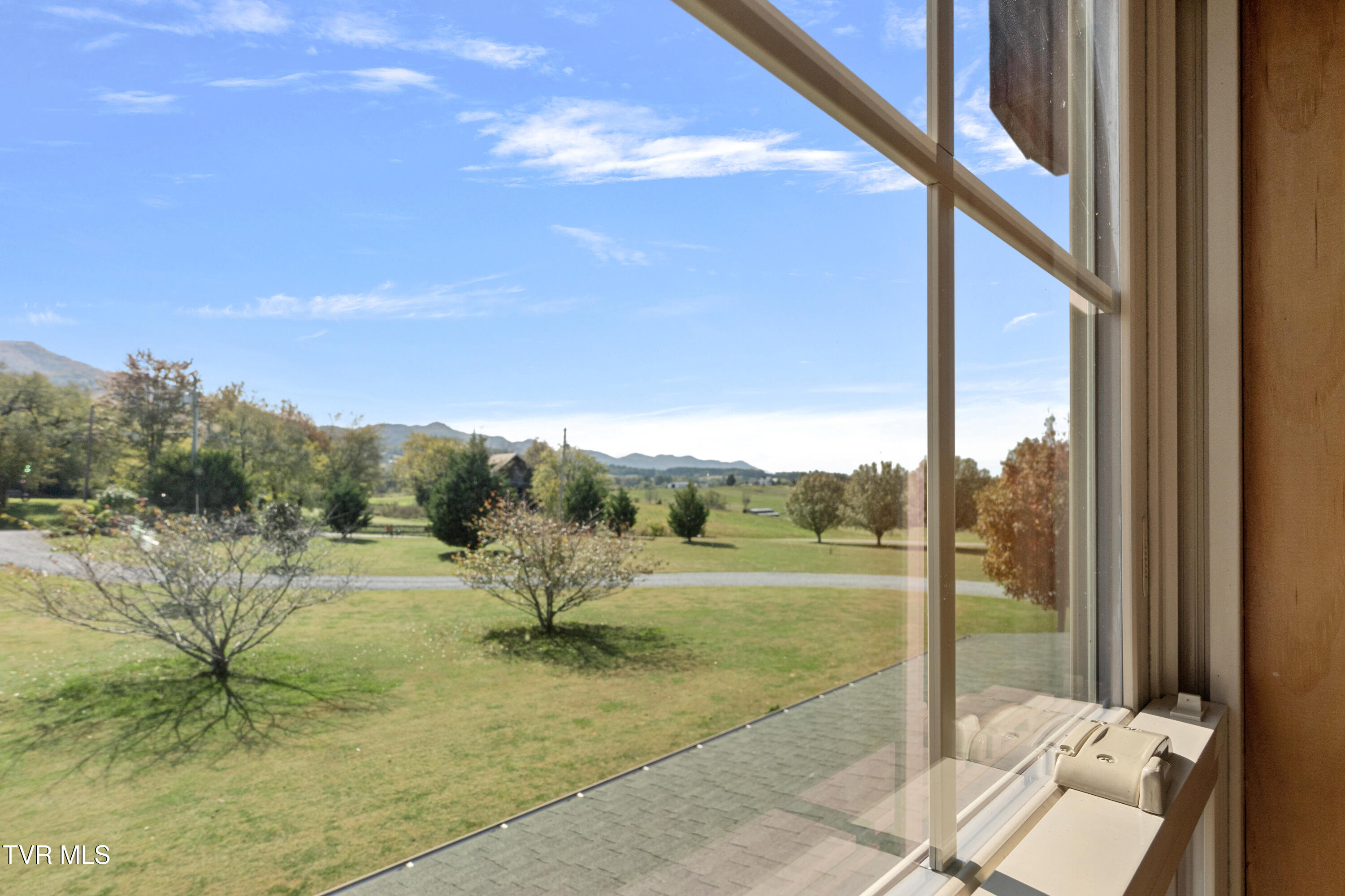 2044 Garrett Hill Road Greeneville, TN 37743 - Photo 50 of 64 DSC02953