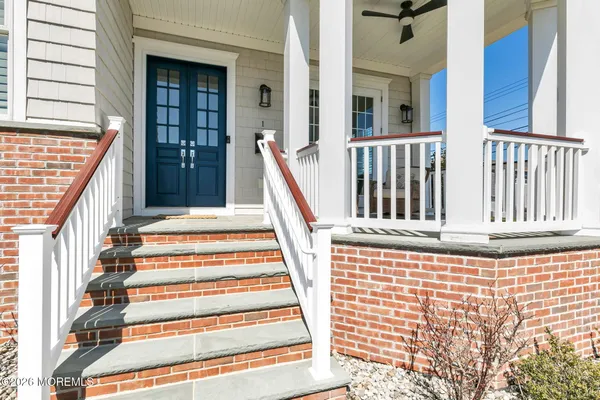 a view of entryway with a front door