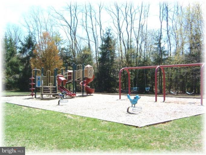 1314 Robin Road Pikesville, MD 21208 - Photo 4 of 8 Community Amenities 3