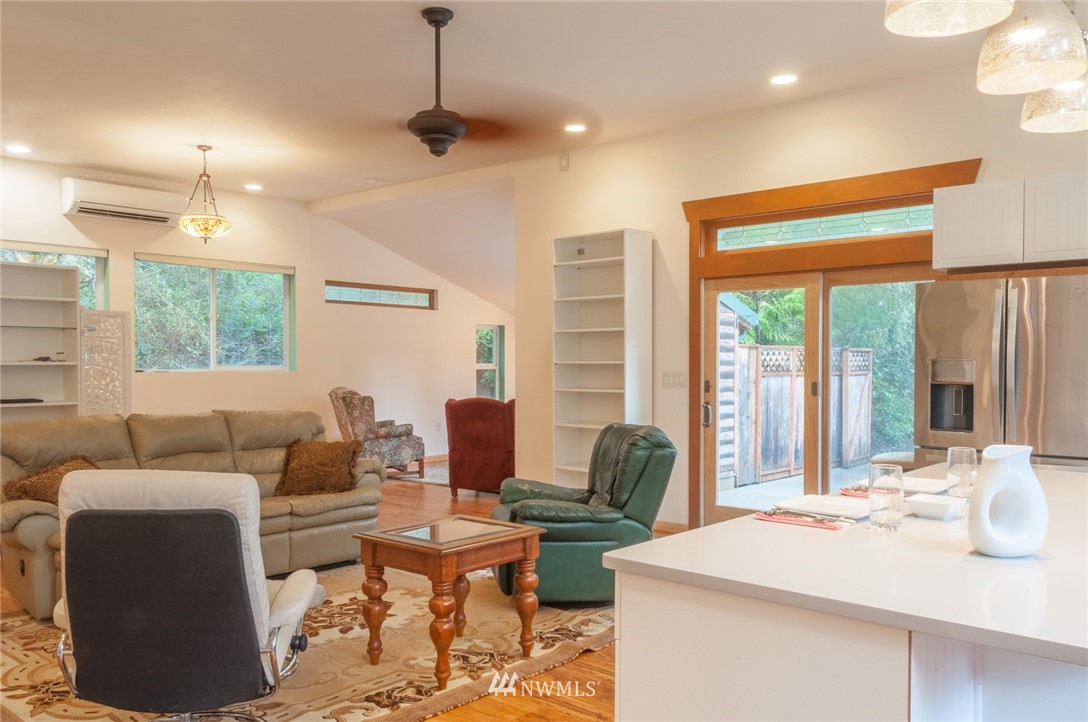 3866 Adobe Road Clinton, WA 98236 - Photo 5 of 25 Gallery Image 5
