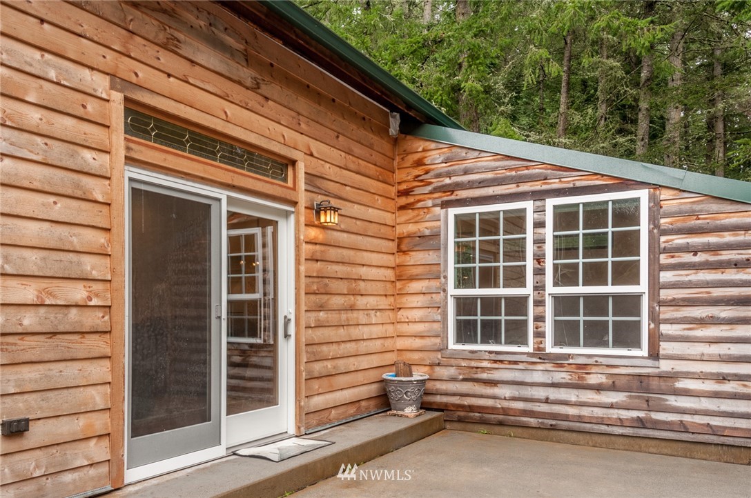 3866 Adobe Road Clinton, WA 98236 - Photo 8 of 25 Gallery Image 8