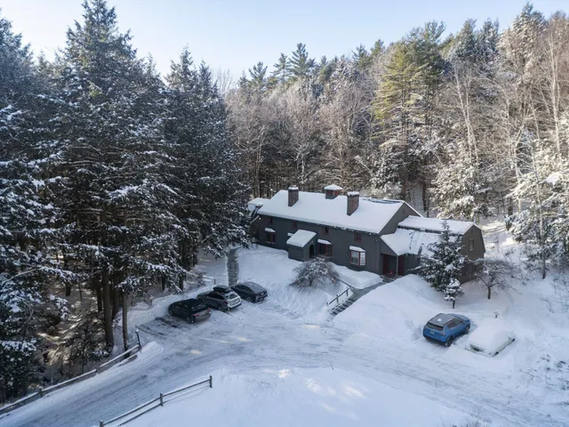 $240,000 | 574 Willard Road, Unit 1E, Hartford, VT 05001