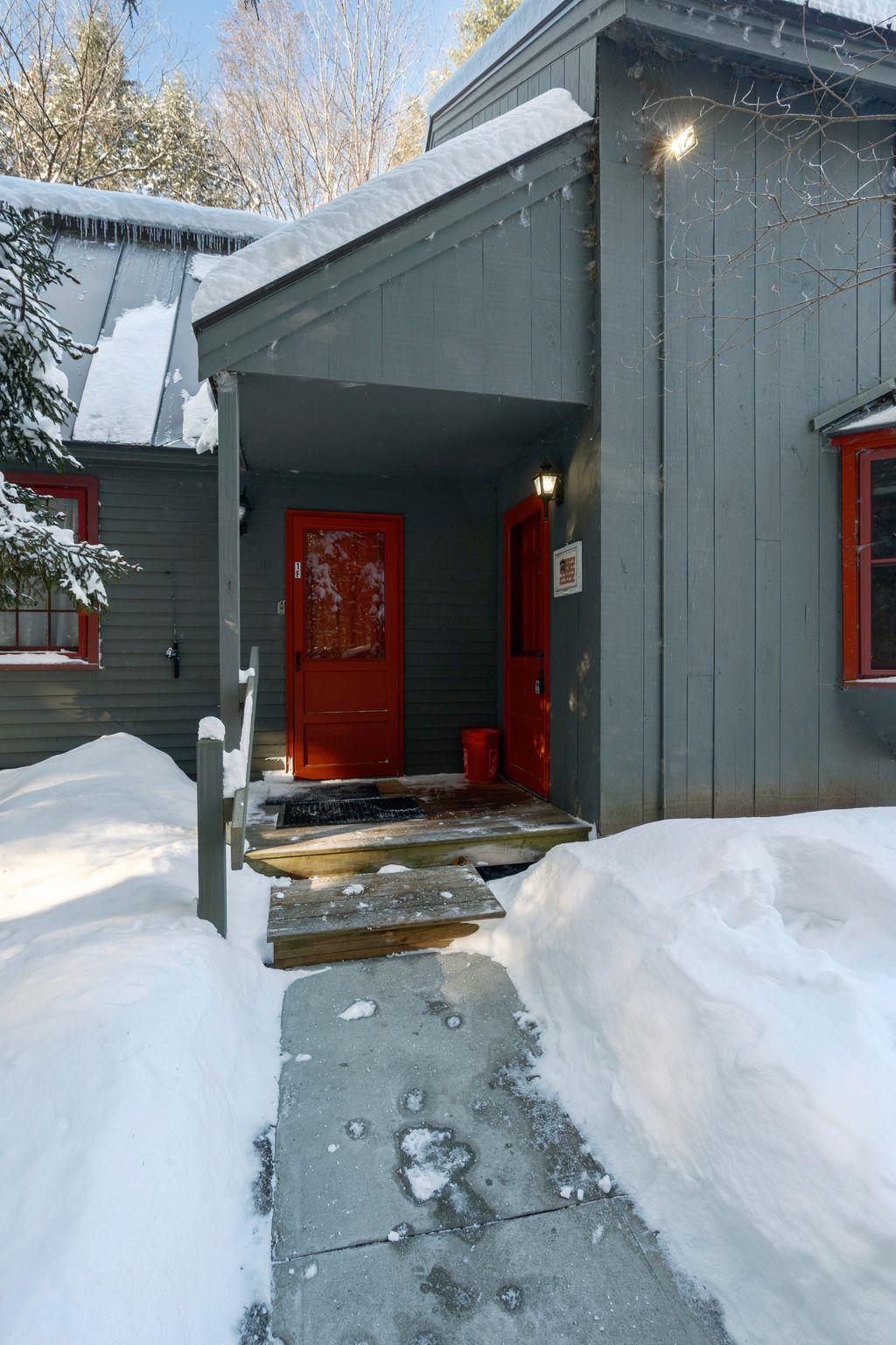 574 Willard Road, Unit 1E Hartford, VT 05001 - Photo 2 of 30