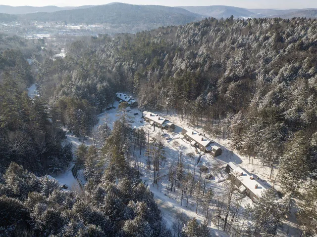 $240,000 | 574 Willard Road, Unit 1E, Hartford, VT 05001