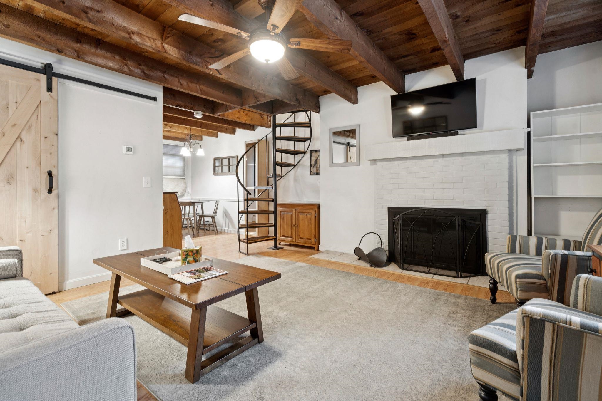 574 Willard Road, Unit 1E Hartford, VT 05001 - Photo 3 of 30