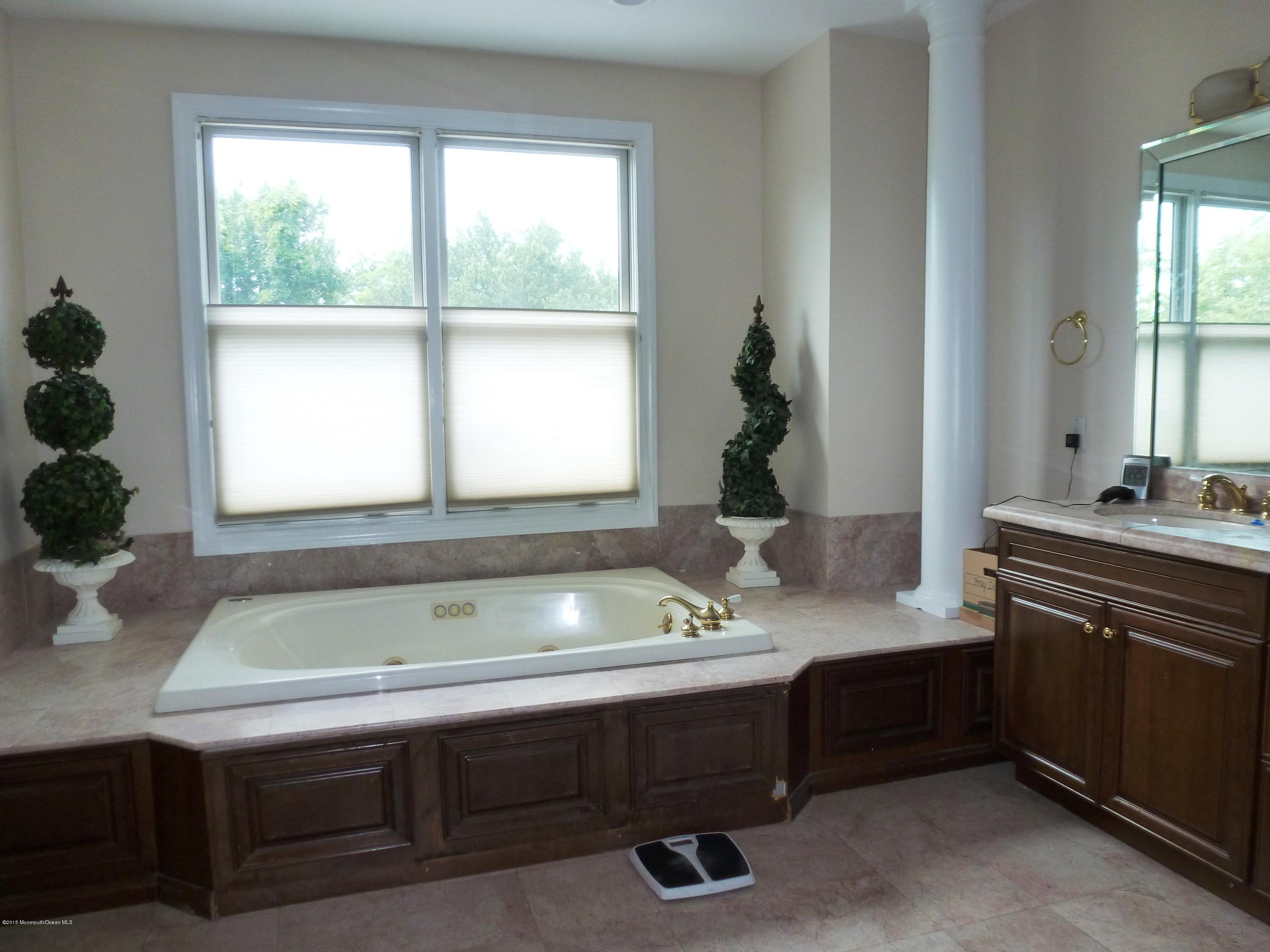 14 Old Stable Way Colts Neck, NJ 07722 - Photo 15 of 19 P1010322