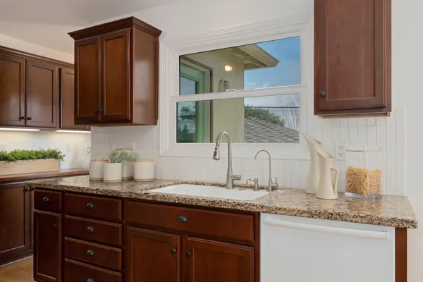 $1,495,000 | 3077 Lucinda Lane, Santa Barbara, CA 93105