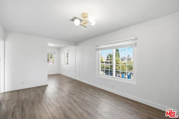 $1,795 | 11761 Hart Street, Unit 6, Los Angeles, CA 91605