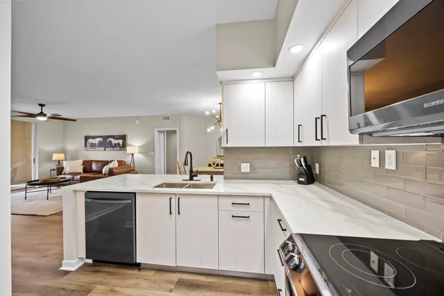 $499,800 | 11790 St Andrews Place, Unit 202, Wellington, FL 33414