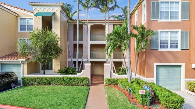 $499,800 | 11790 St Andrews Place, Unit 202, Wellington, FL 33414