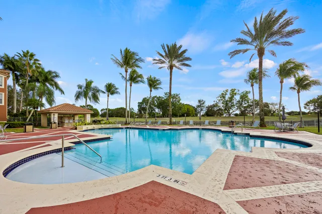 $499,800 | 11790 St Andrews Place, Unit 202, Wellington, FL 33414
