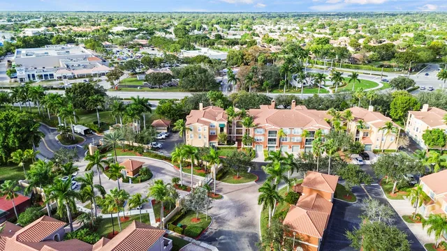 $499,800 | 11790 St Andrews Place, Unit 202, Wellington, FL 33414