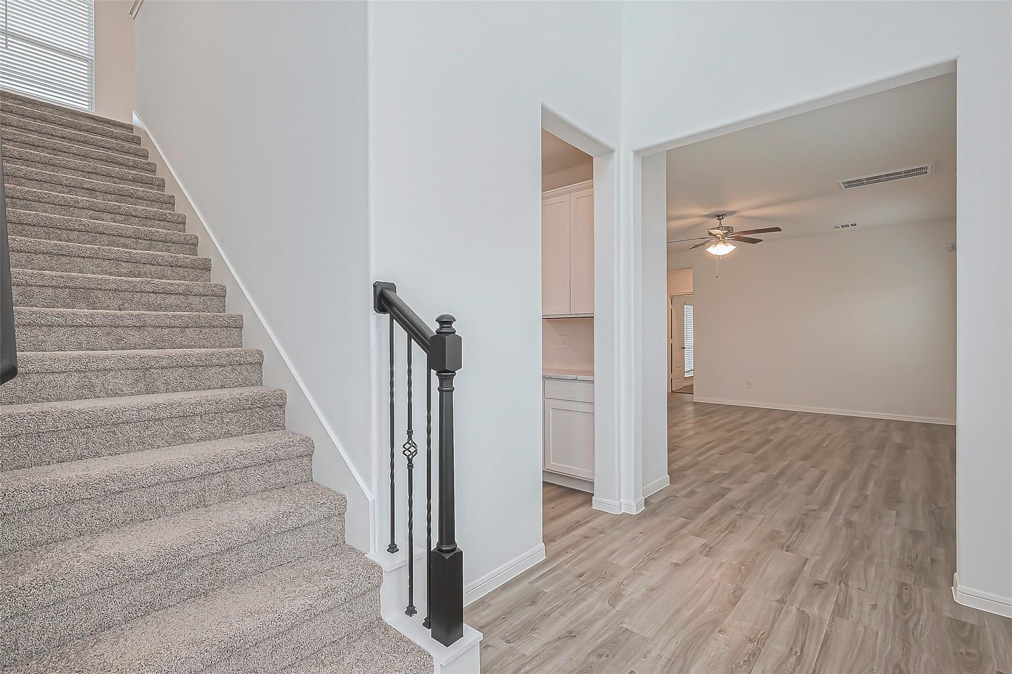 761 Marion Price Drive Dayton, TX 77535 - Photo 5 of 38