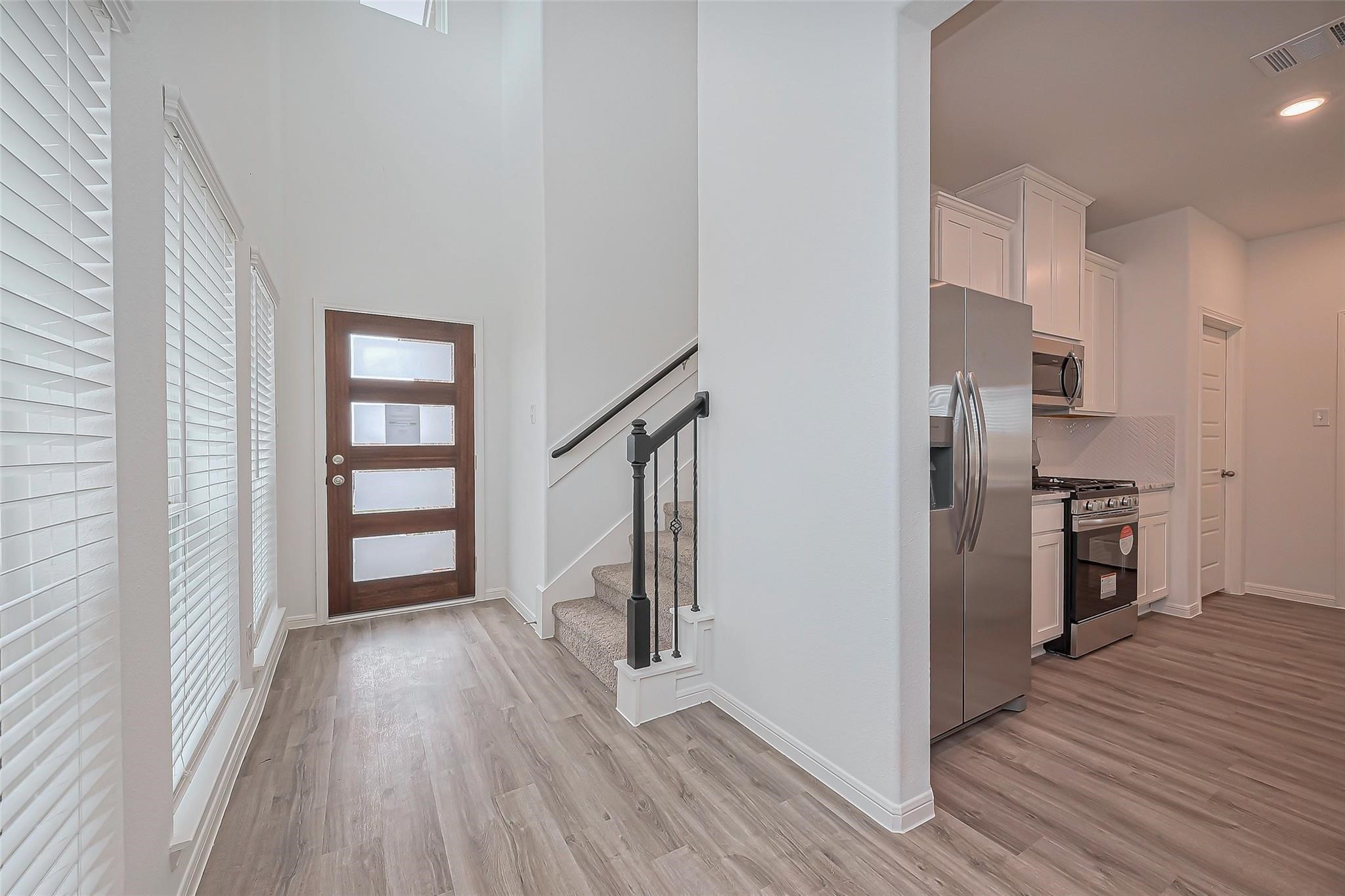 761 Marion Price Drive Dayton, TX 77535 - Photo 6 of 38