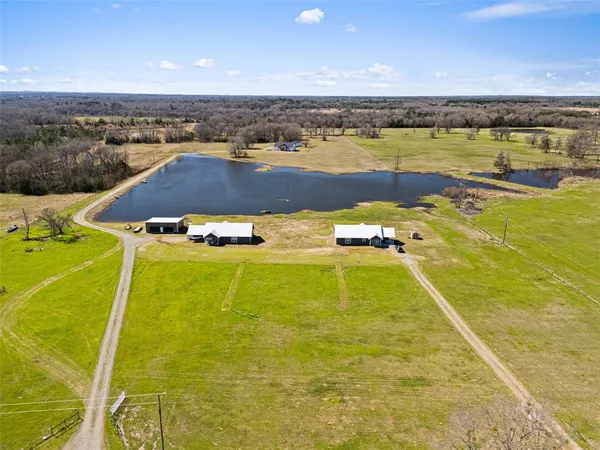 $670,000 | 385 County Road 3104, Pittsburg, TX 75686
