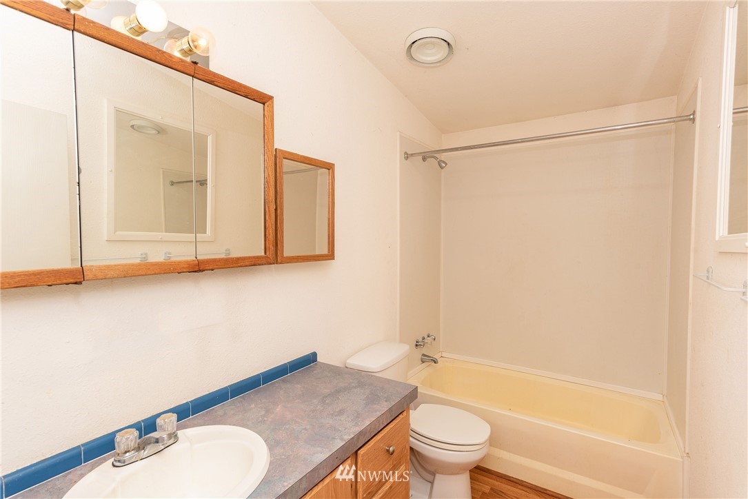 268 Sareault Road Toledo, WA 98591 - Photo 12 of 25 a bathroom with a sink toilet and shower