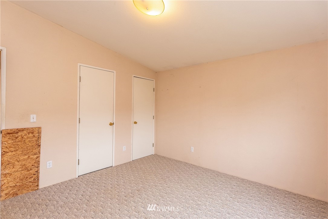 268 Sareault Road Toledo, WA 98591 - Photo 13 of 25 a view of an empty room