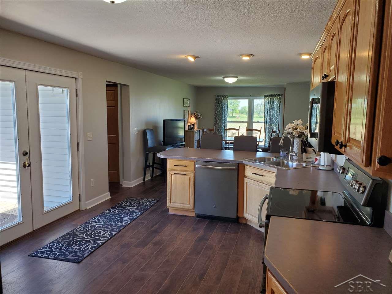 6285 North Center Road Saginaw, MI 48604 - Photo 19 of 28 50012815-18.JPG