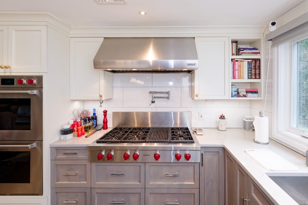 62 Ledgewood Road Framingham, MA 01701 - Photo 11 of 42