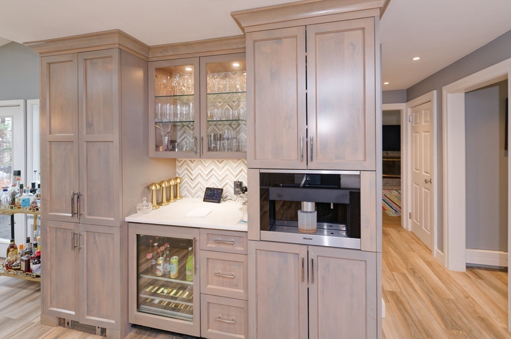 62 Ledgewood Road Framingham, MA 01701 - Photo 12 of 42