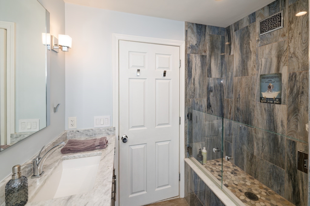 62 Ledgewood Road Framingham, MA 01701 - Photo 19 of 40