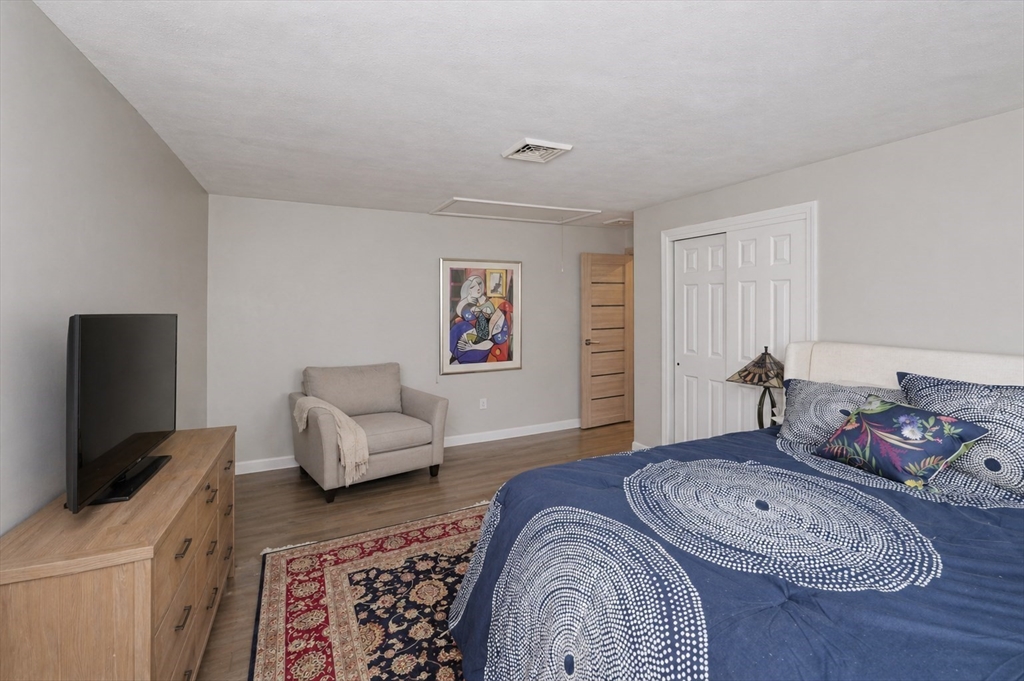 62 Ledgewood Road Framingham, MA 01701 - Photo 30 of 40