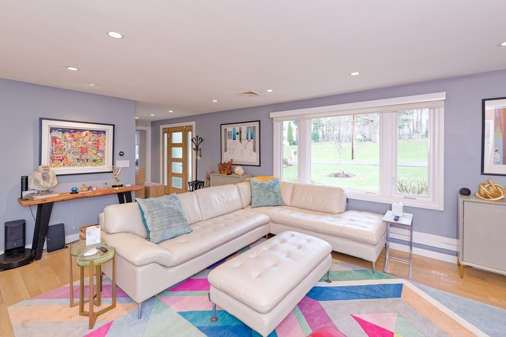 62 Ledgewood Road Framingham, MA 01701 - Photo 3 of 42